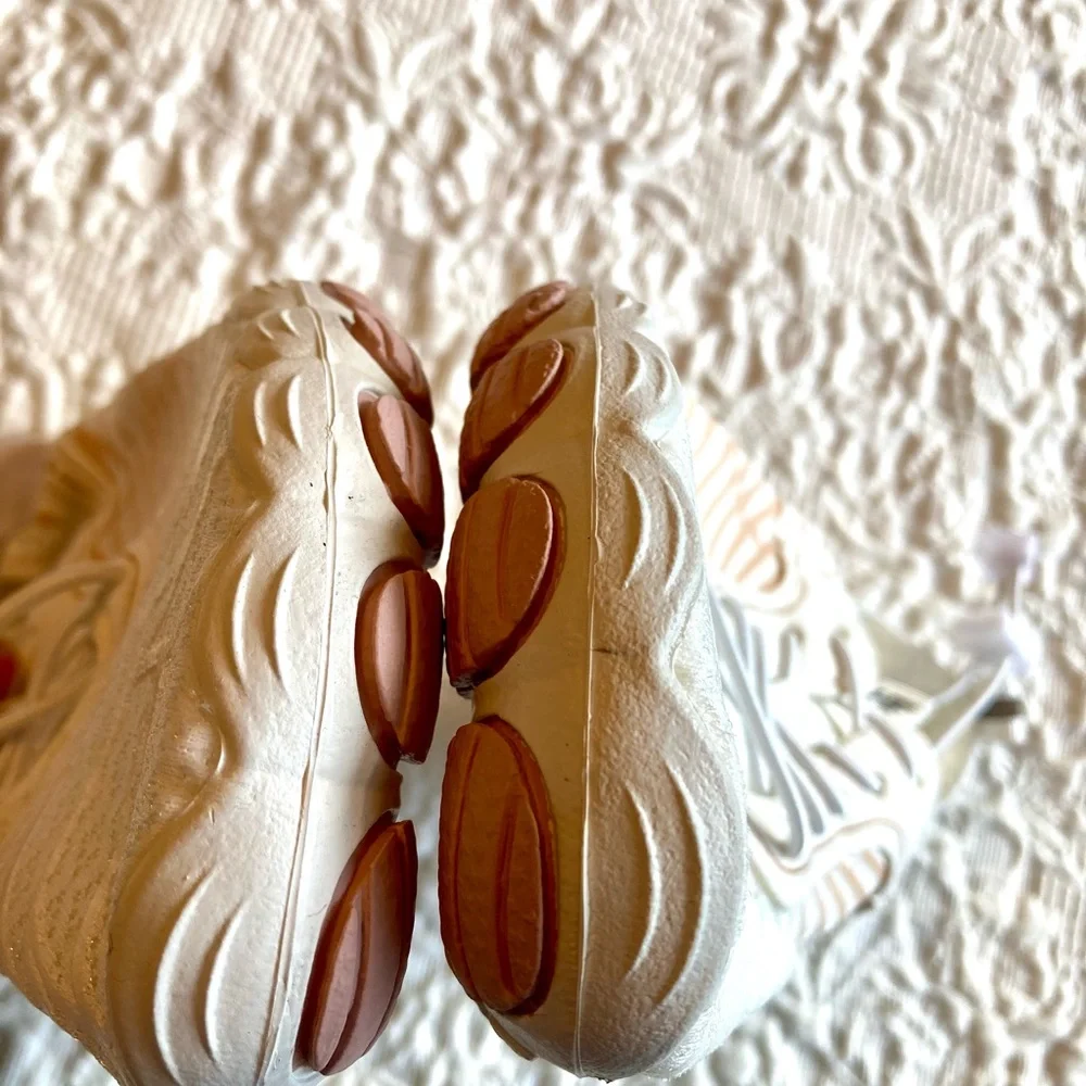 NEW HIKE Women’s Shoes - Picture 8 of 11